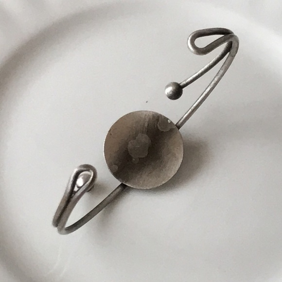 Mid Century Modernist cuff bangle - Picture 6 of 7